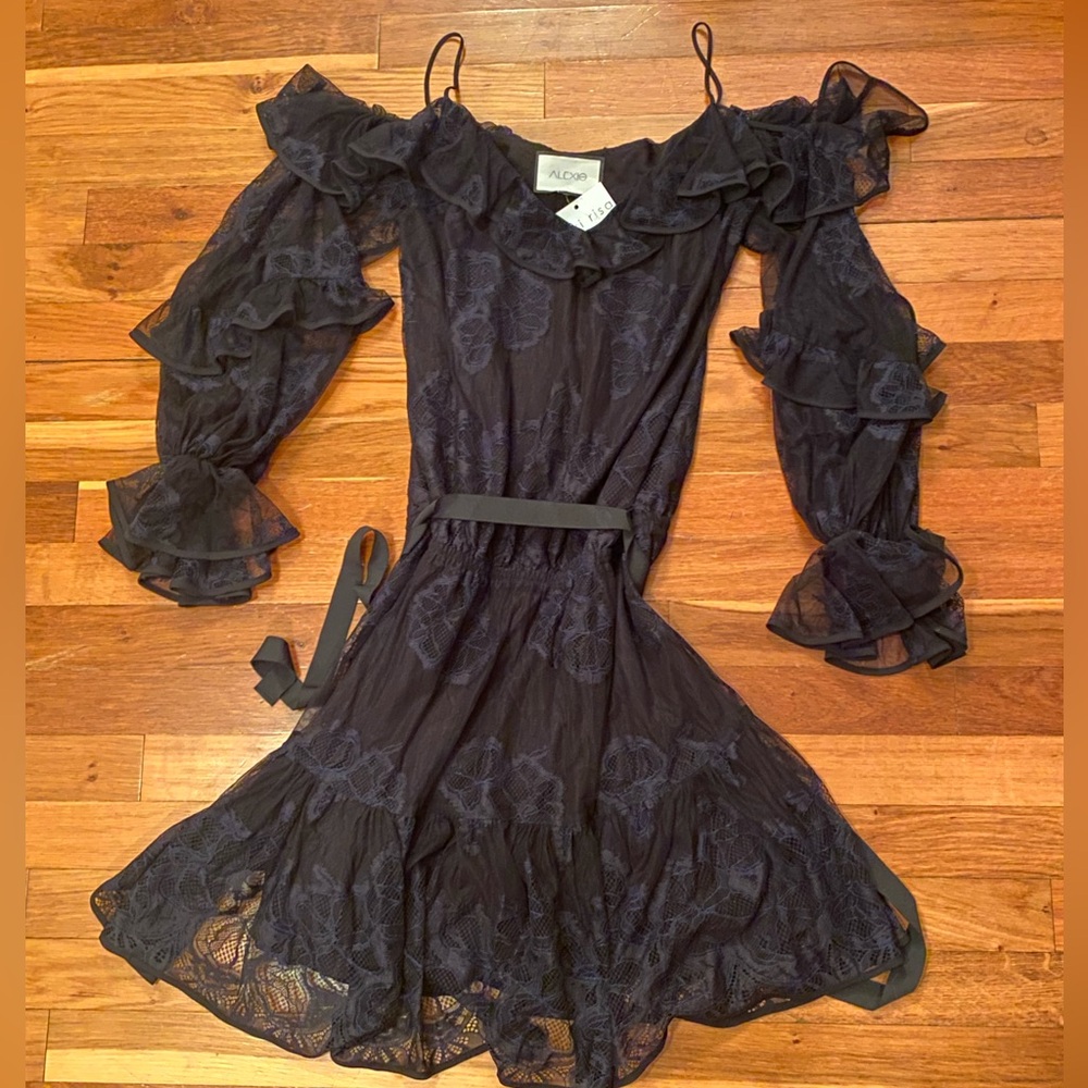Alexis sz Medium Black Blue Lace‎ Ruffle Pouf Sleeve Dress Has Tags